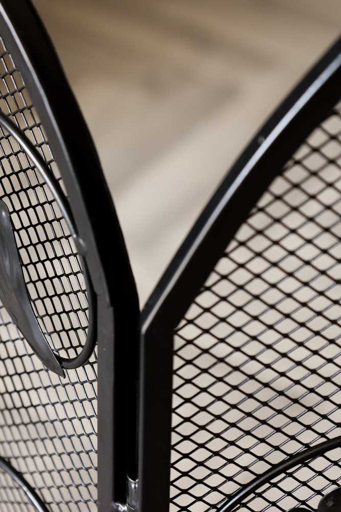 Beautiful Bird Fire Guard - Image 4