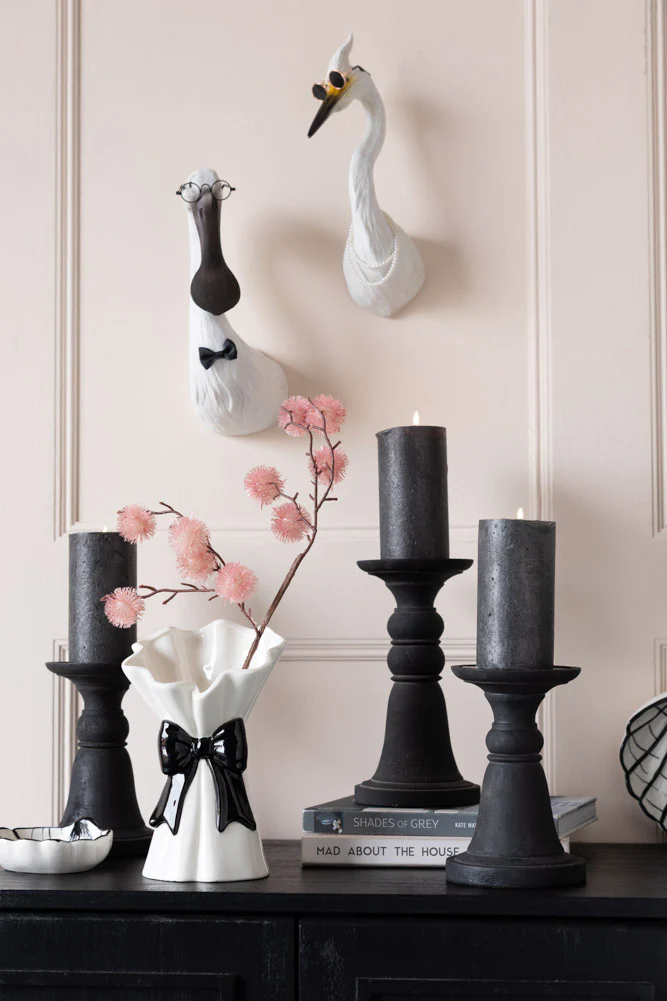 Black Bow Flower Vase - Image 3