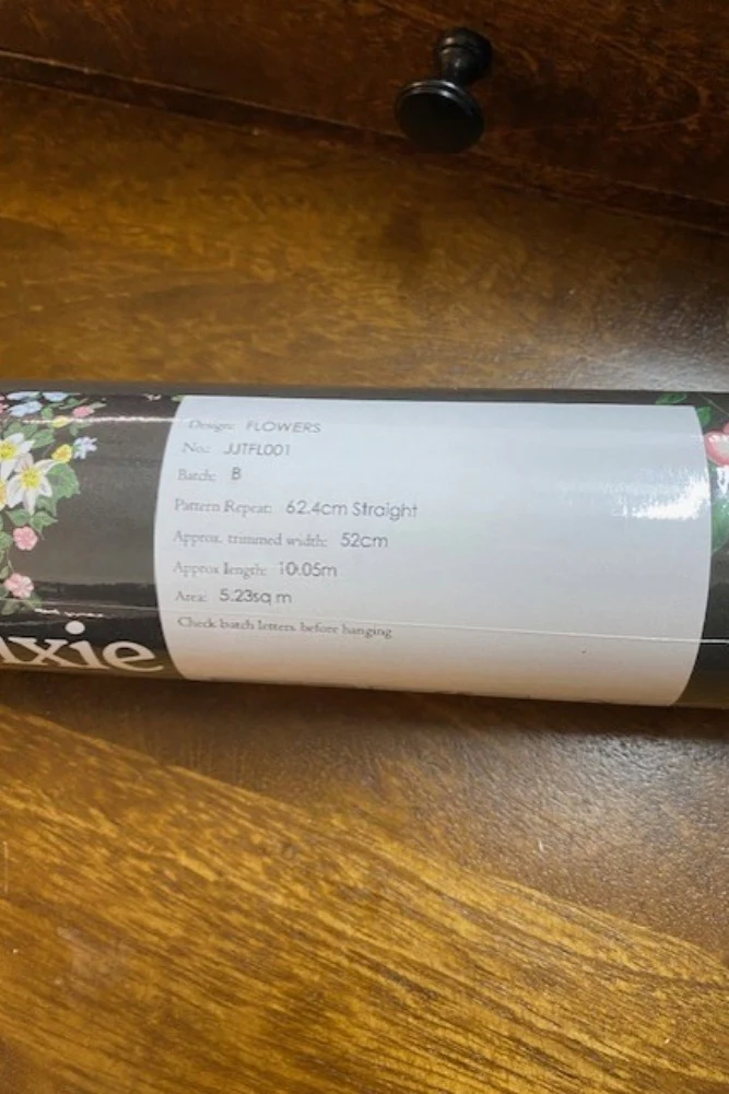JoJo & Trixie Floral New York Black Wallpaper - DISCONTINUED - Image 3