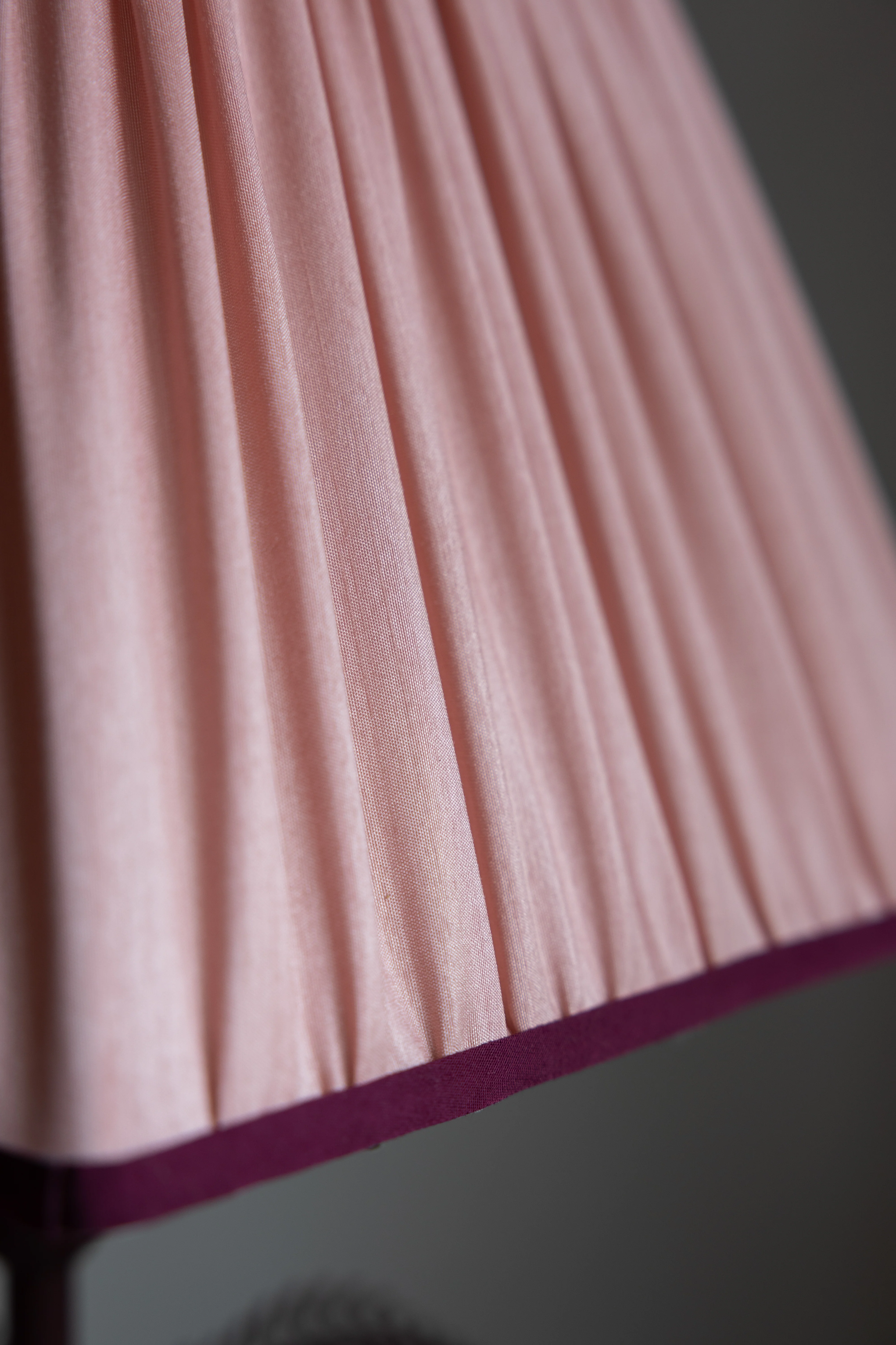 Palm Tree Table Lamp - Pink & Burgundy - Image 5